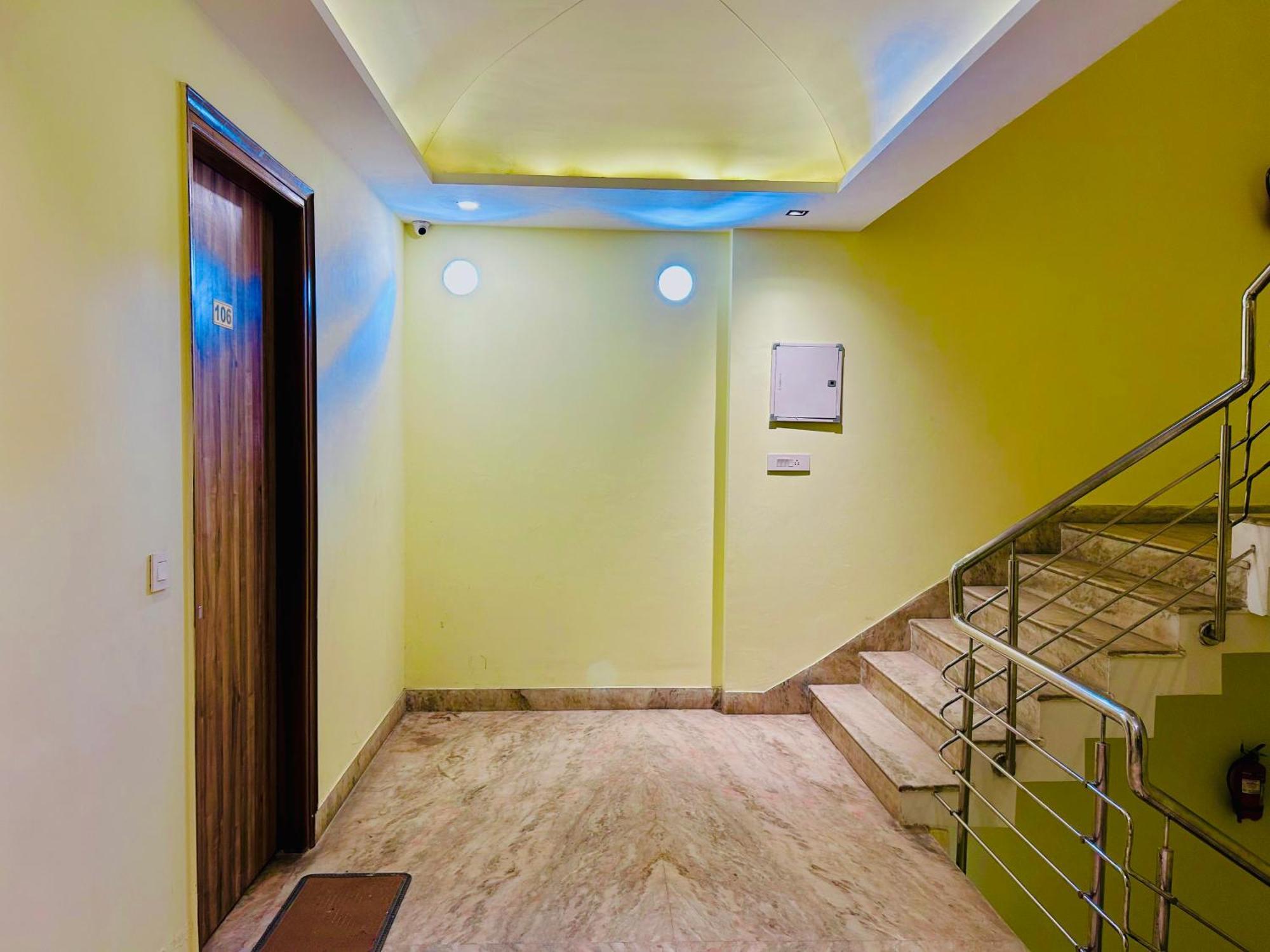 Hotel Royal Paradise By Kdson Neu-Delhi Exterior foto